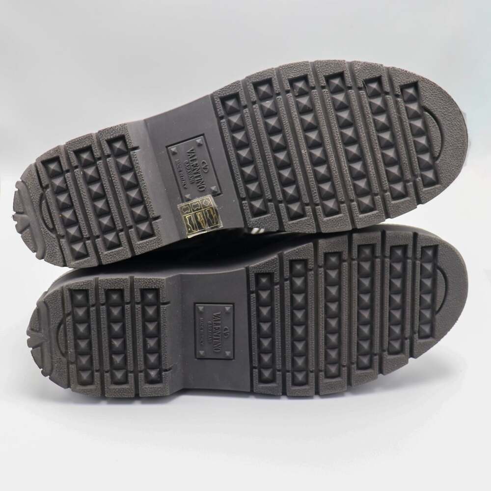 Valentino Garavani Black Leather Rockstud Lug Combat Boot EU 38.5 Fits W 8 / M 6 - Picture 11 of 16